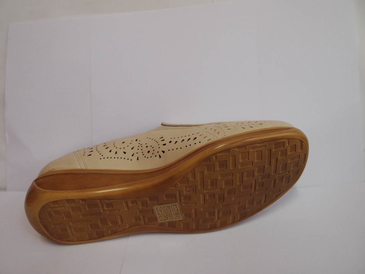 FN684 ( size 36/42 )