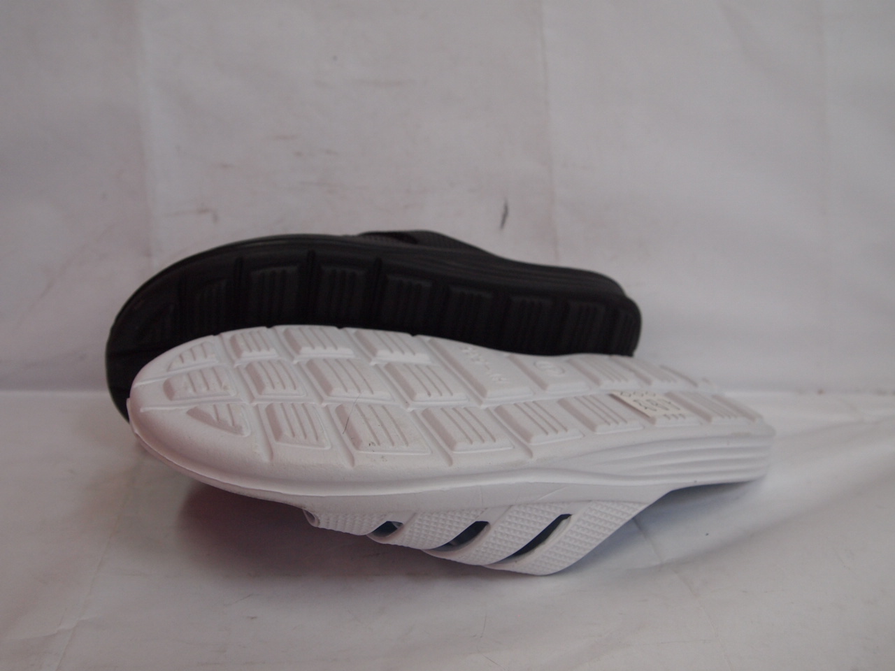 8256CA ( SIZE 37/42 )