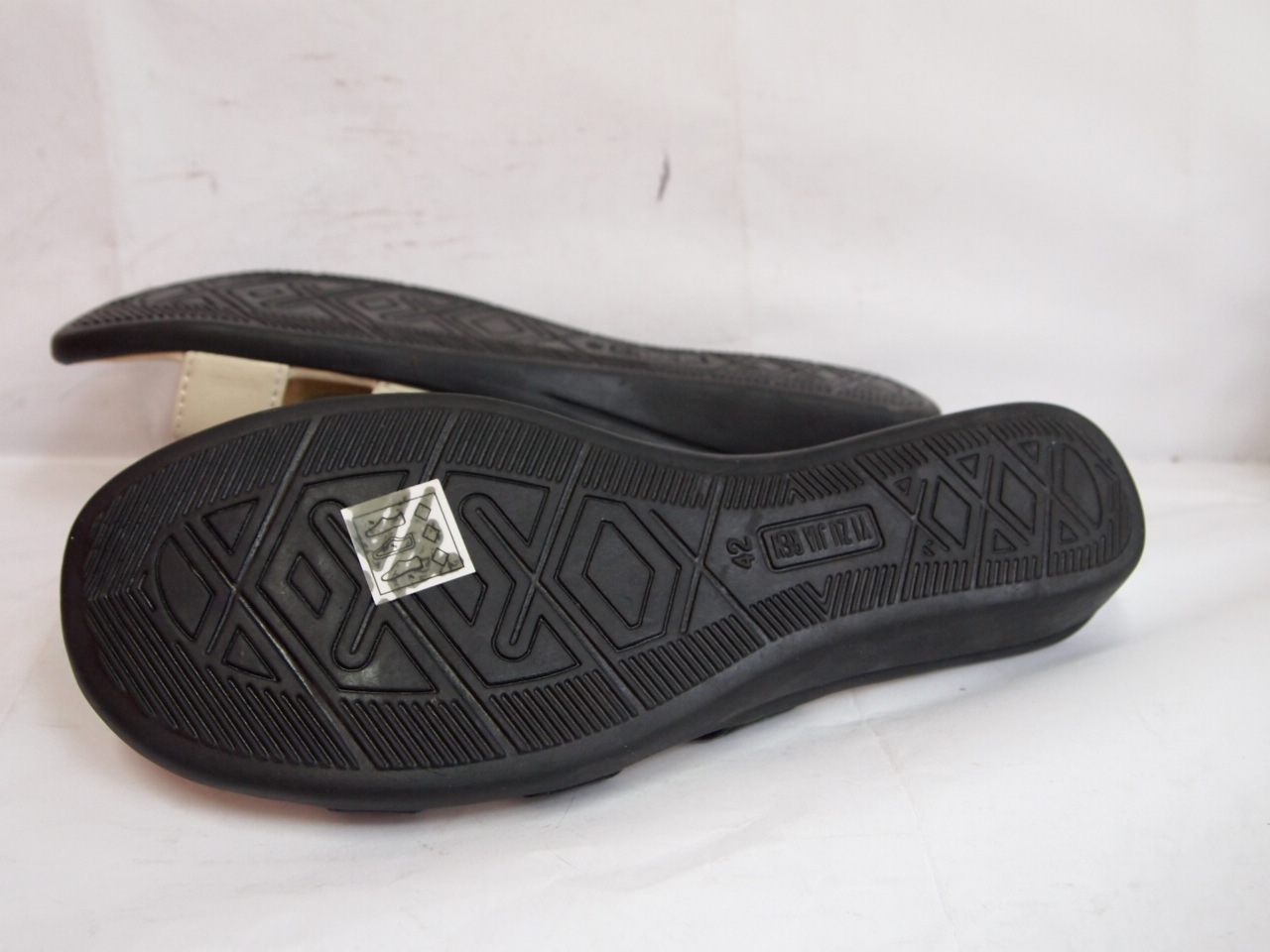 8239BK ( SIZE 37/42 )