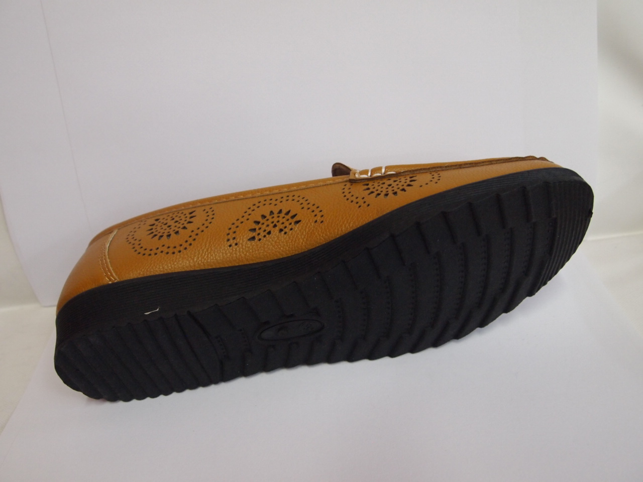 GF-A218 ( SIZE 36/41 )