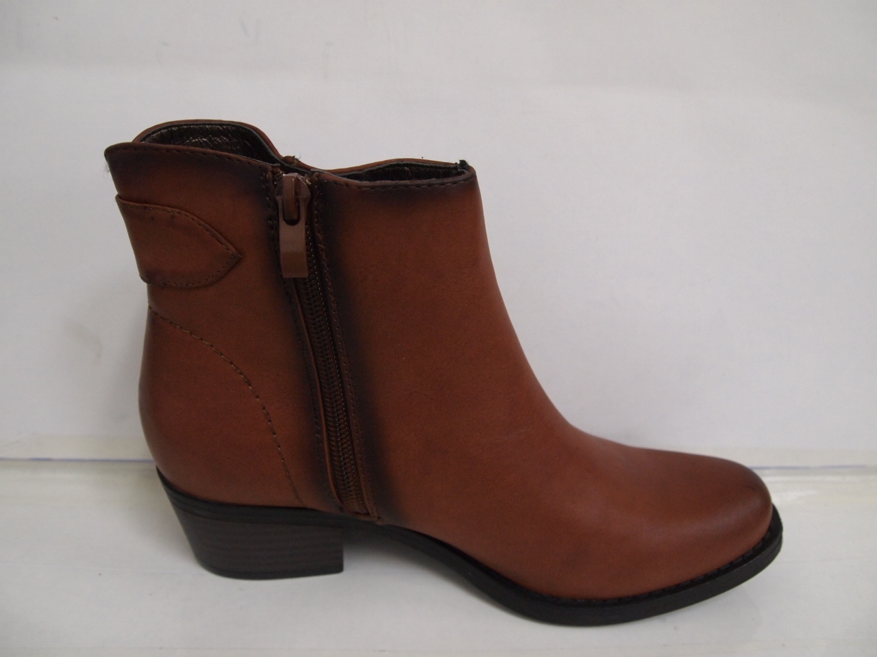 1606B ( size 36/41 )