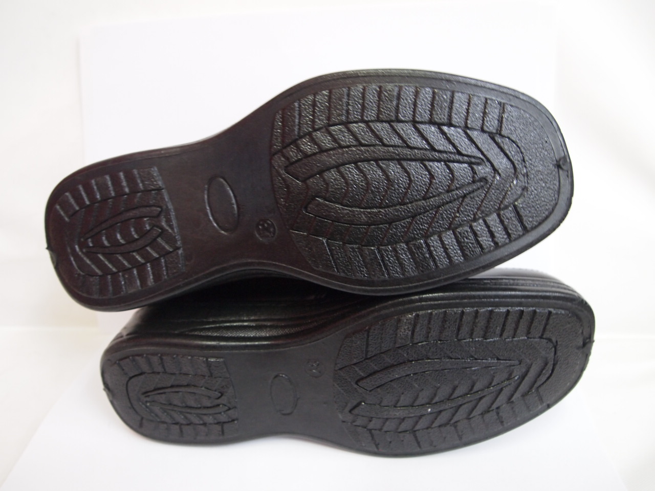 E685A ( SIZE 37/42 )