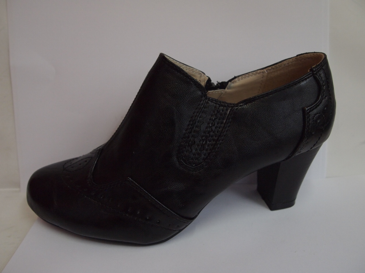 ZH06-18 ( SIZE 36/41 )