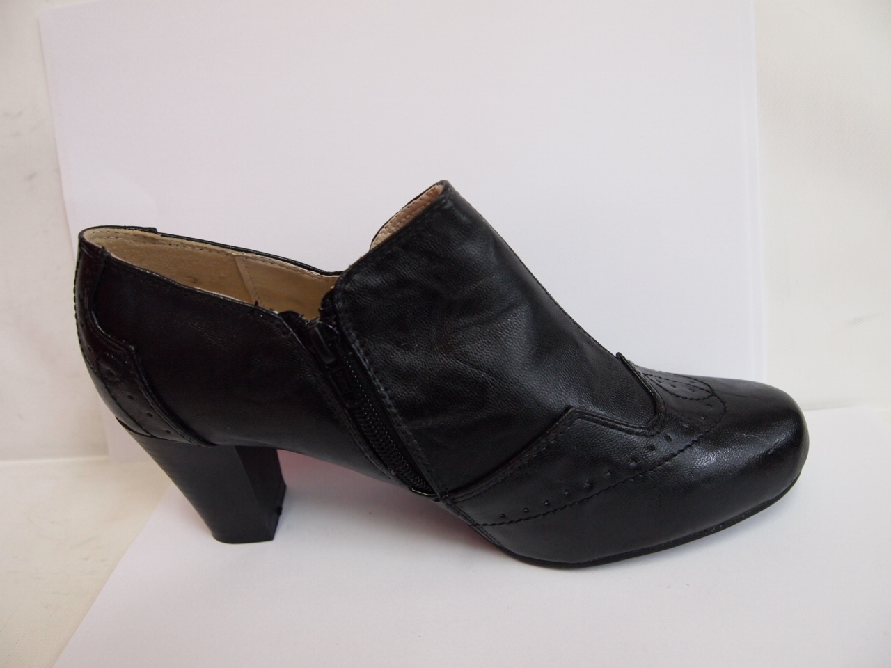 ZH06-18 ( SIZE 36/41 )