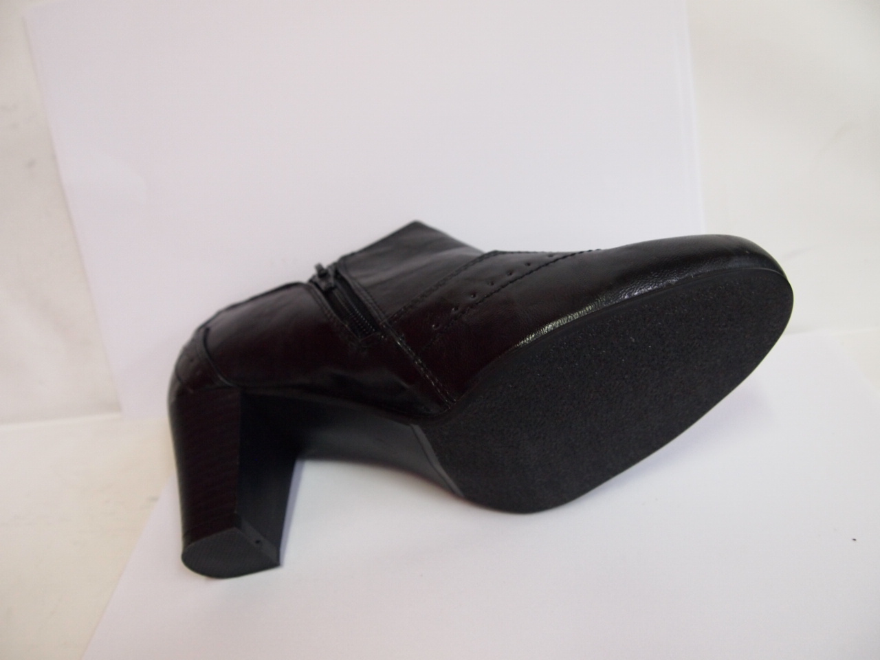 ZH06-18 ( SIZE 36/41 )